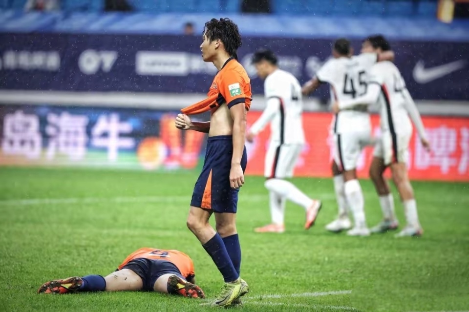 继续保持着 继续保持着